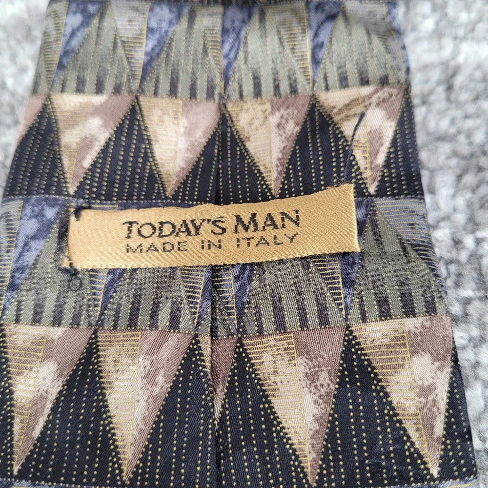 Todays Man Tie Mens Made in Italy Geometric Triangle Pattern Silk Dad Gift‎